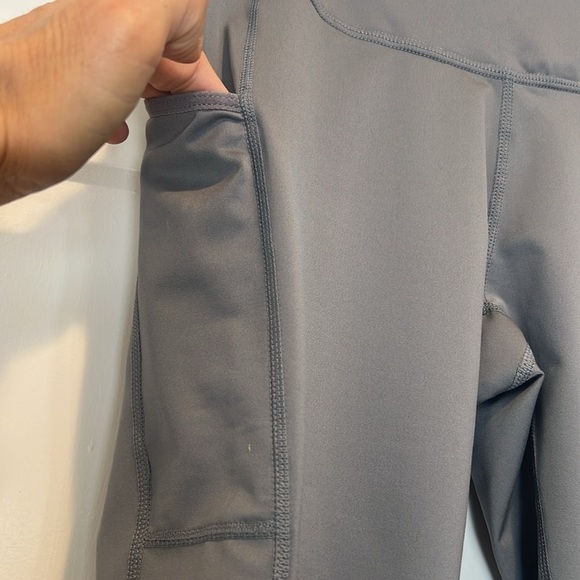 Nike Dri-FIT Gray Leggings size XS. NWOT! In perfect condition! - Picture 3 of 9